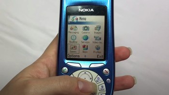 Nokia 3650 menjalankan Symbian 6.1. Nokia menyematkan baterai berkapasitas 850 mAh. Foto: Unwired