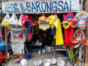Curhat Perajin Topeng Barongsai Surabaya Sepi Pesanan Selama Pandemi COVID-19