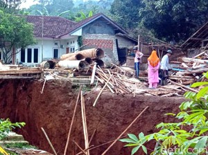 Bencana Alam dan Menguatnya Eksploitasi