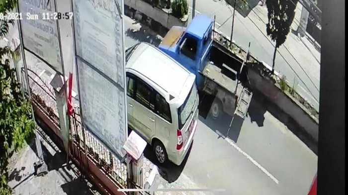 Polisi bantah kaca belakang mobil Ketua Bawaslu Kota Sungai Penuh Jambi ditembak
