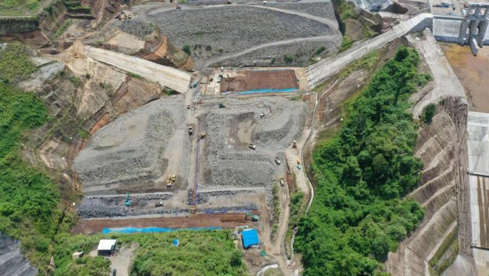 Pembangunan Bendungan Kuwil Kawangkoan di Kabupaten Minahasa Utara, Sulawesi Utara terus dikebut. Saat ini progresnya sudah mencapai 93 persen.
