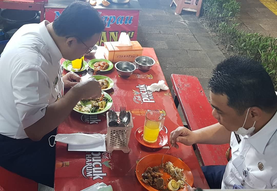 riza patria makan nasi kapau bareng anies baswedan