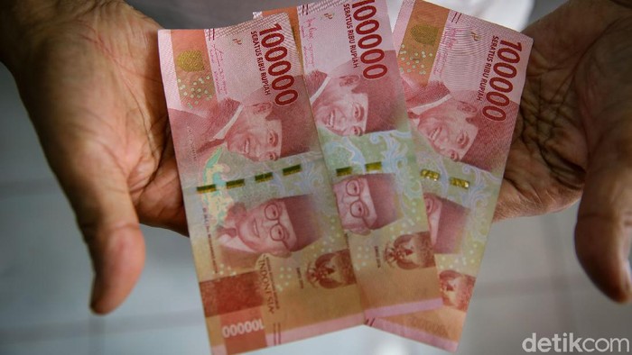 Warga Kampung Deret Petogogan Terima BST Tahap 2 Sejumlah bantuan sosial (bansos) bakal cair lagi di tahun 2021 ini. Salah satunya bansos tunai sebesar Rp 300 ribu per bulan.