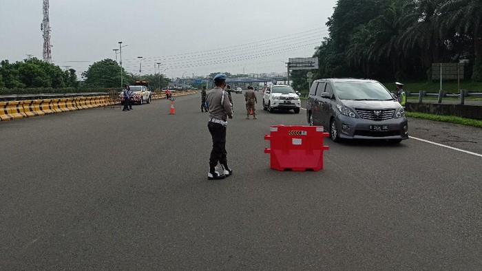 13 Kendaraan Diputar Balik Lantaran Langgar Ganjil Genap di Bogor