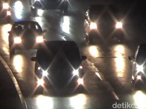 Jelang Liburan, Lalin di Tol Cipularang Menuju Bandung Ramai