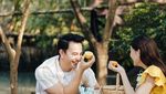 Momen Romantis Billy Davidson dan Istri Saat Menikmati Kopi