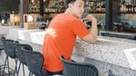 Momen Romantis Billy Davidson dan Istri Saat Menikmati Kopi