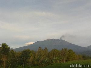 Erupsi Gunung Raung Terus Menurun