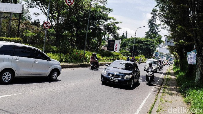 Hari Terakhir Libur Imlek, Begini Suasana di Kawasan Wisata Lembang Kawasan wisata Lembang kerap didatangi pengunjung saat libur panjang. Lantas seperti arus lalu lintas di kawasan tersebut saat hari terakhir libur Imlek?