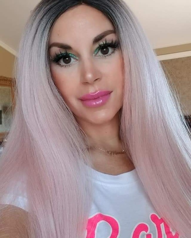 Kamu sangat cantik alami dan tidak operasi plastik dan aku ingin punya anak seperti dirimu. Katakan biayanya dan kita akan mula prosesnya, begitulah pesan yang diterima oleh Marcela. Foto: dok. Instagram