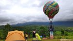 Wisata Balon Udara Ngehits di Puncak Tondongkura Pangkep