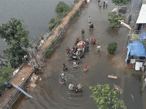 11 Lokasi Banjir di Pulau Jawa, Traveller Harap Hati-hati!