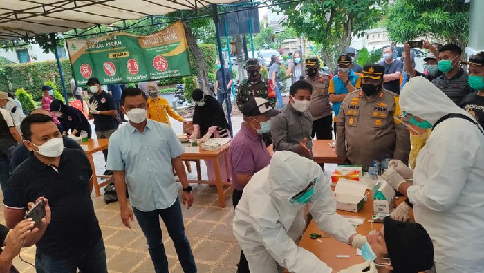 Swab tes di Kampung Tanggung di Tangsel (Dok Istimewa)