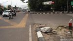 Tolong! Trotoar di Jalan Raya Cicaheum Bandung Rusak-Tak Terawat