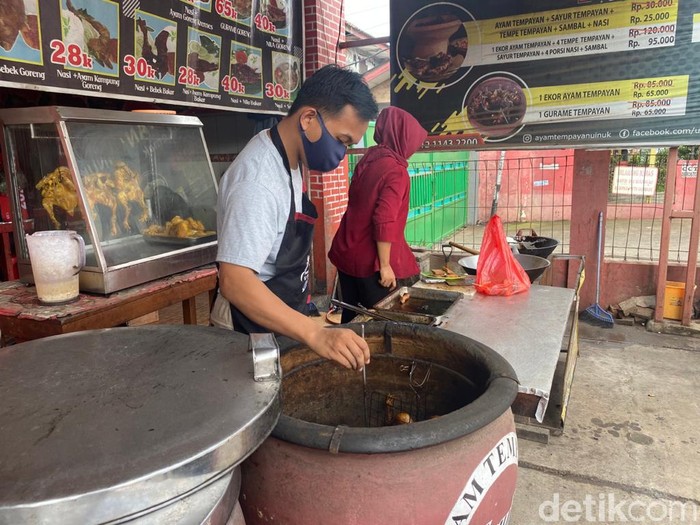 Ayam Tempayan Uinuk : Harumnya Ayam yang Dibakar dalam Tempayan Ayam Tempayan Uinuk : Harumnya Ayam yang Dibakar dalam Tempayan