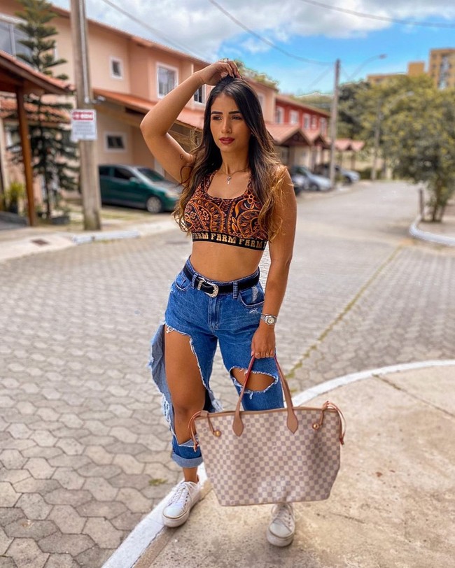 Tahun lalu aku menghasilkan lebih dari Instagram dibanding pekerjaan utamaku, ujarnya. Foto: Instagram @brunascalzer