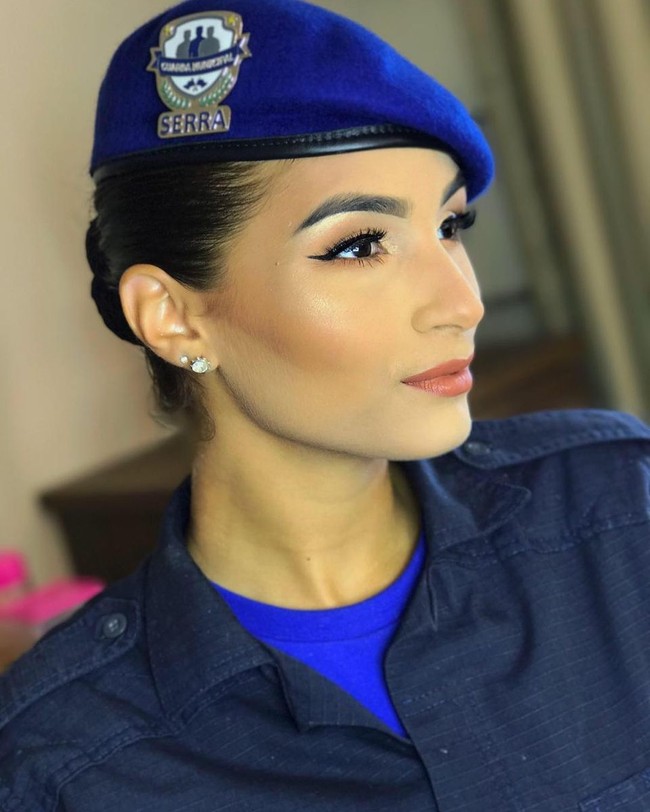 Di Instagram, Bruna juga populer karena sering berbagi mengenai saran karier. Aku selalu melakukan apa yang aku ingin dan apa yang aku suka. Ketika kita mendorong diri kita sendiri dan percaya, kita bisa menuju di mana kita impikan, tuturnya. Foto: Instagram @brunascalzer