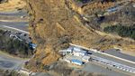 Penampakan Tanah Longsor Akibat Gempa di Jepang