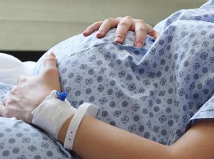 Menakjubkan! Wanita Ini Hamil Lagi Saat Tengah Mengandung