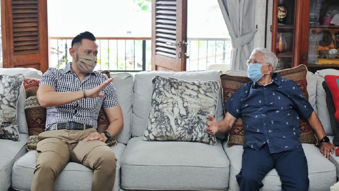 Ketum PD AHY bertemu dengan pendiri PD Prof Subur Budhisantoso
