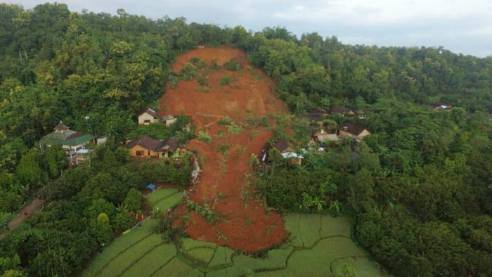 longsor di nganjuk