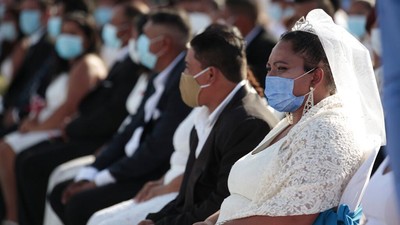 Momen 400 Pasangan di Nikaragua Nikah Massal saat Valentine