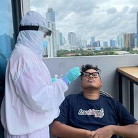 Uya Kuya mengaku menghabiskan hingga ratusan juta rupiah saat harus dirawat di rumah sakit karena positif COVID-19. Uya mengaku mengalami gejala yang berat saat terkena Corona. Foto: Instagram king_uyakuya