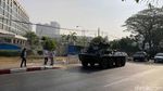 Myanmar Kerahkan Kendaraan Lapis Baja di Sejumlah Kota