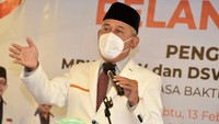 Ketua Bidang Pembinaan Wilayah (BPW) Banten, Jawa Barat, dan DKI Jakarta DPP PKS Achmad Ruyat memberikan sambutan dalam pelantikan pengurus MPW, DPW dan DSW.