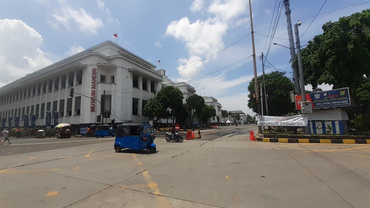 Penutupan lalin untu LEZ Kota Tua, macet terjadi di Jl Pintu Besar Selatan-Pasar Asemka. (Afzal Nur Iman/detikcom)