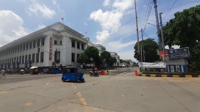 Penutupan lalin untu LEZ Kota Tua, macet terjadi di Jl Pintu Besar Selatan-Pasar Asemka. (Afzal Nur Iman/detikcom)