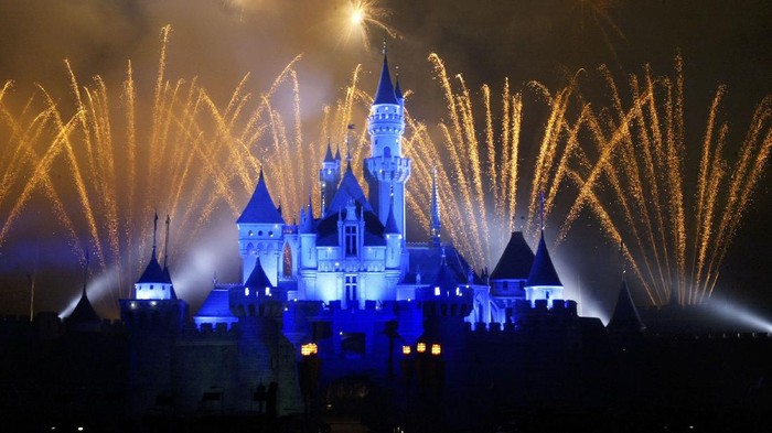 Potret Megahnya Taman Bermain Disneyland