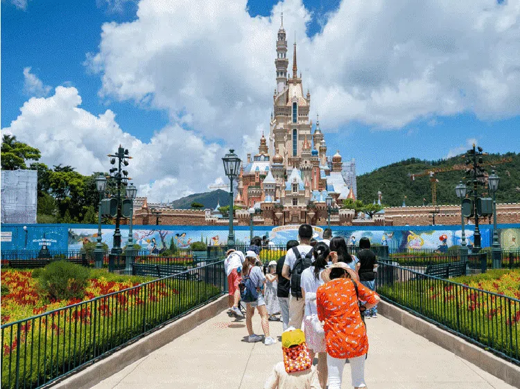 Terpukau Megahnya Negeri Dongeng Disneyland