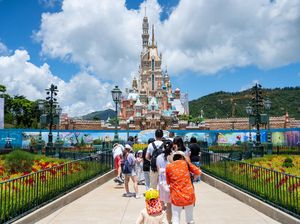 Akun IG Disneyland Diretas Hacker, Posting Foto Rasis dan Homofobik
