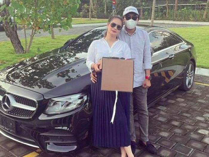 Shyalimar Malik dapat hadiah valentine