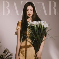 Song Hye Kyo adalah ikon kecantikan generasi ini yang memiliki kelembutan, kekuatan, dan sikap yang percaya diri. Dia terlihat cocok dengan nilai-nilai yang dihargai oleh Fendi, ungkap sumber dari Fendi. Foto: Instagram @harpersbazaarkorea