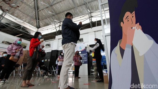 Deteksi COVID-19 dengan sampel melalui embusan napas digelar di Stasiun Balapan, Solo. Hal itu dilakukan sebagai pencegahan penyebaran virus Corona.