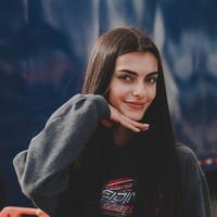 Meski terbilang junior, Toni Breidinger telah mencetak sejumlah prestasi. Dilansir dari CNN, ia menang 19 kali United States Auto Club, sebuah rekor yang belum pernah diraih pembalap wanita. Perempuan asal California ini juga masuk di daftar 10 besar dalam debutnya di Madison International di ARCA Menards, pada 2018. (Foto: Instagram/@tonibreidinger)