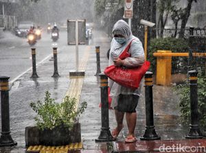 BMKG Prediksi Jakbar-Jaksel Hujan Lebat Hari Ini: Siaga Potensi Banjir