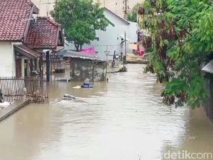 Banjir Kembali Rendam Ratusan Rumah di Subang, Warga Mengungsi