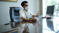 Yulizar mencontohkan potensi ekonomi Blitar yakni peternakan rakyat . Saat ini ada sekitar 7.372 peternak rakyat dan  436 yang berbentuk perusahaan. Jumlah produksi dari salah satu koperasi peternak, Koperasi Peternak Unggas Sejahtera (Putera) Blitar yang beranggotakan  427 peternak mampu mampu menghasilkan 200-250 ton per hari yang dikirim ke berbagai daerah.
