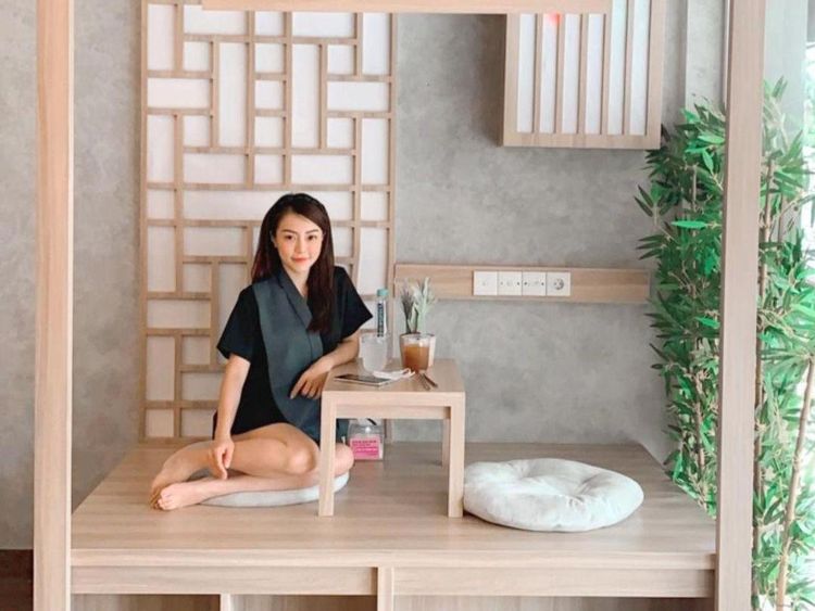 Cantiknya Bella Lee, Pacar Roy Kiyoshi yang Doyan Makanan Jepang