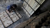 Kerajinan panel bambu ini tak hanya dijual di Indonesia lho, tetapi juga telah menembus pasar Eropa dan Amerika.