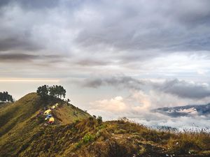 5 Gunung Terindah di Indonesia, Bisa Didaki Tahun Ini