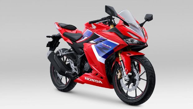 Honda CBR150R Tricolor
