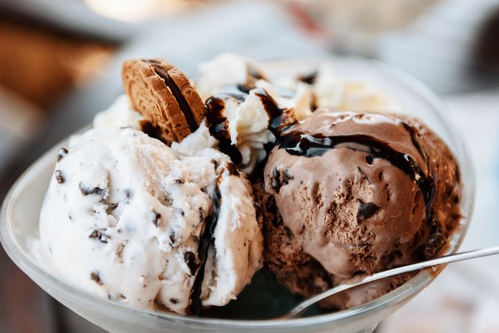 Ini Sebabnya Orang Pilih Makan Es Krim Saat Galau dan Sedih