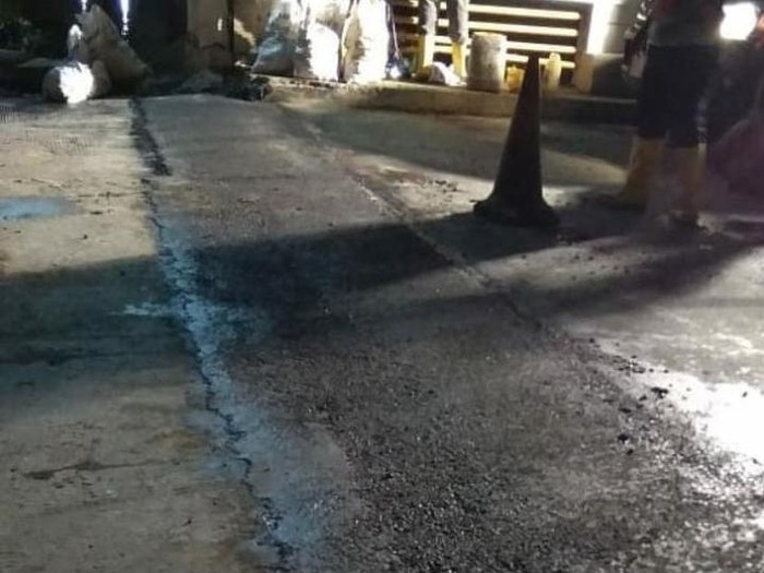 Jalan Rusak di Jembatan BSK Jl KH Noer Ali Kalimalang Diperbaiki. (Dok Instagram BMSDA Pemkot Bekasi)