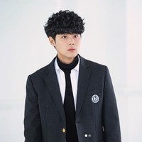 Jo Byung Gyu semakin dikenal sejak membintangi drama Korea The Uncanny Counter. Aktor Korea ini memulai debut akting pada 2015 lewat drakor Who Are You: School 2015, lalu tampil di drakor SKY Castle dan Hot Stove League. Foto: Dok. Instagram Jo Byung Gyu