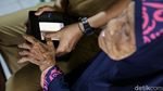 Lansia-Difable Disambangi Petugas untuk Perekaman e-KTP