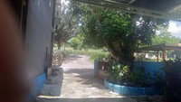 Pemilik CCTV bernama H Karim (55) menyebut kemunculan sosok menyerupai pocong tersebut terjadi saat malam hari.